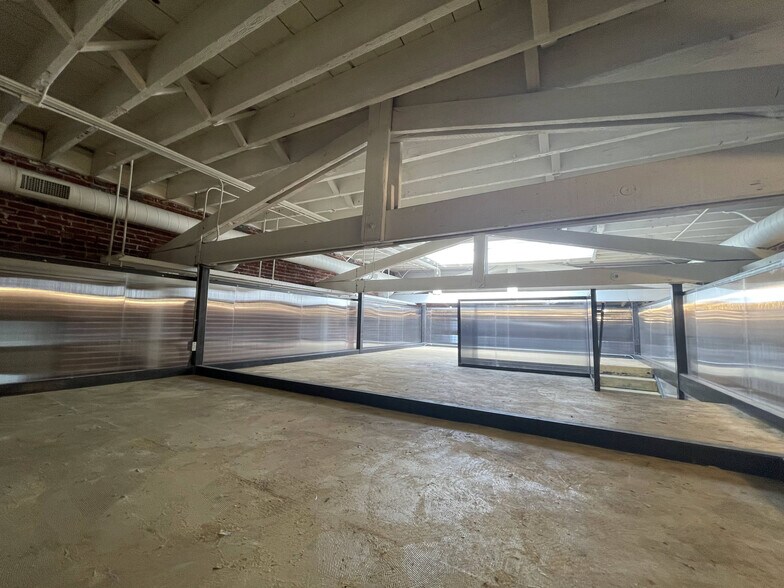 More Photos Of 2662-2684 Lacy St, Los Angeles Loft Creative Space For Lease