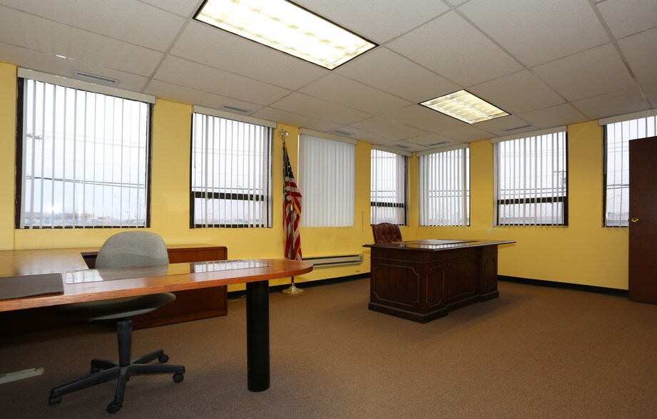 More Photos Of 175-01 Rockaway Blvd, Jamaica Office For Lease