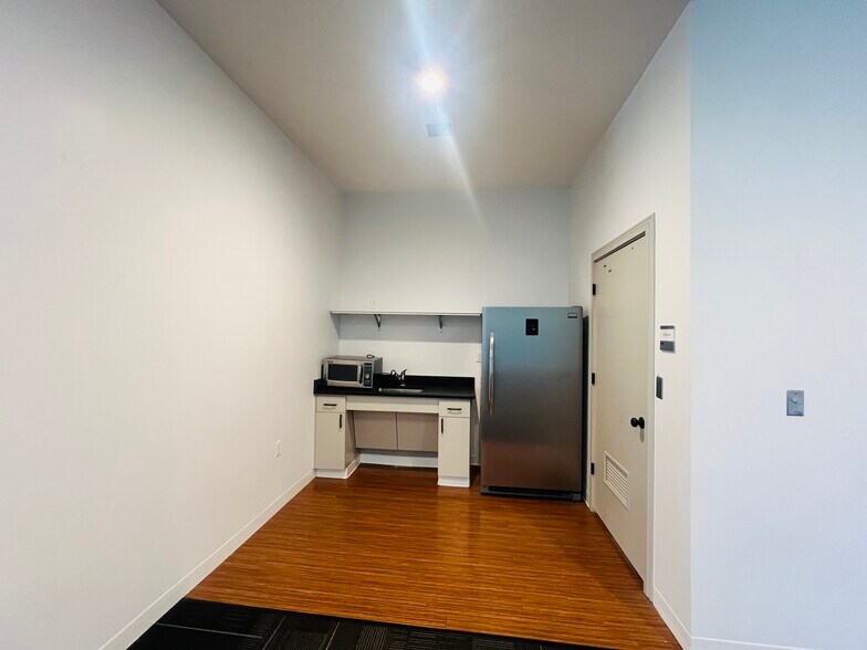 More Photos Of 1213 N Green Ave, Purcell Office Residential For Lease