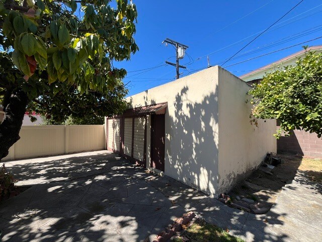 More Photos Of 417 Wing St, Glendale Multifamily For Sale