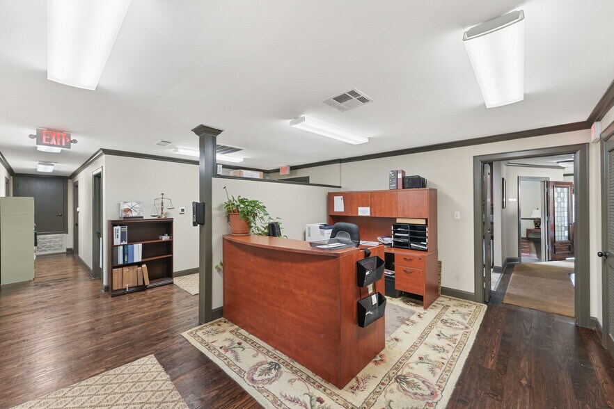 More Photos Of 112 W 4th St, Houston Office Residential For Sale