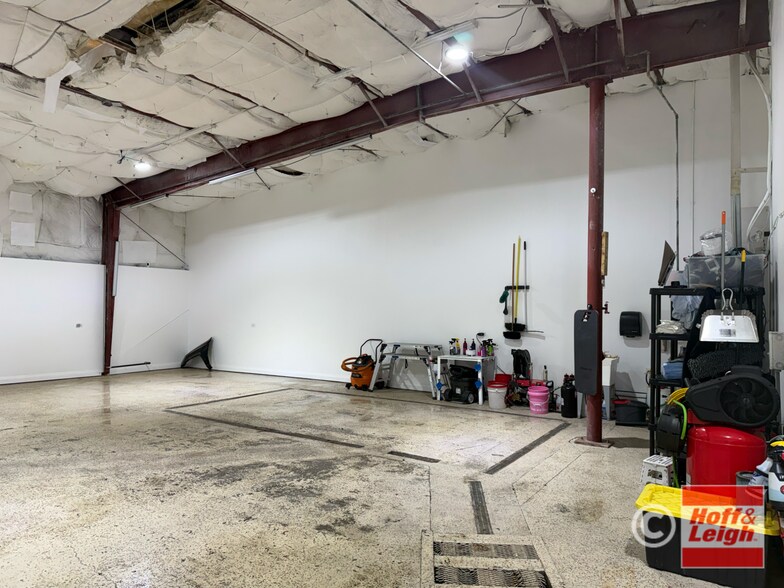 More Photos Of 3911 Norwood Dr, Littleton Manufacturing For Lease