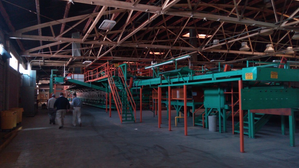 More Photos Of 700 Center St, Orange Cove Manufacturing For Sale
