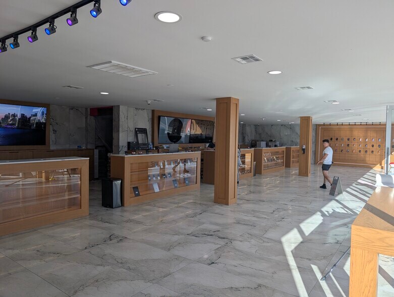 More Photos Of 1703 E Charleston Blvd, Las Vegas Freestanding For Sale