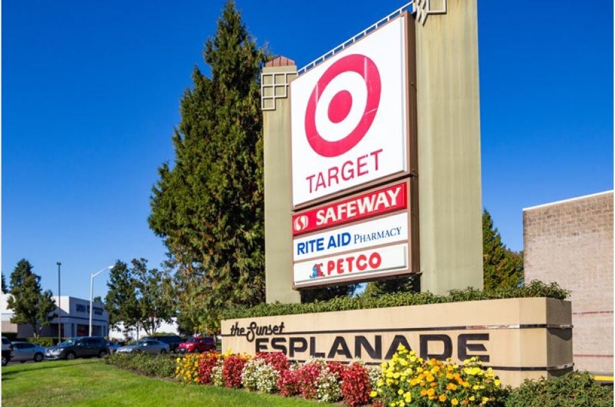 More Photos Of 2105-2643 SE Tualatin Valley Hwy, Hillsboro Unknown For Lease