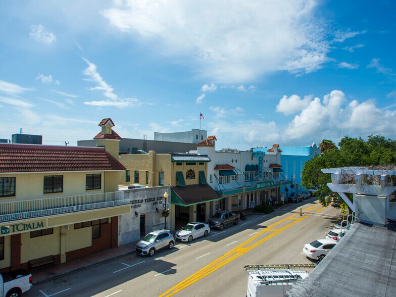 More Photos Of 2045 14th Ave, Vero Beach Office Residential For Sale