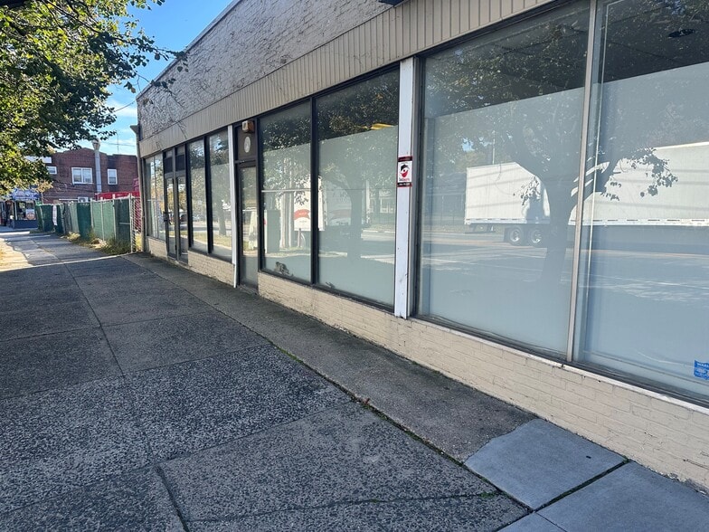 More Photos Of 333 Hempstead Tpke, Elmont Light Manufacturing For Sale