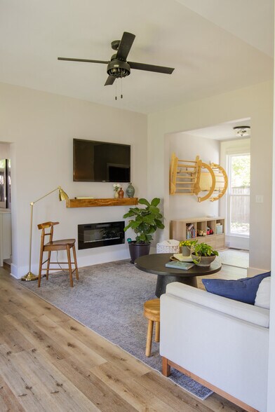 More Photos Of 324 W North St, Lebanon Specialty For Sale