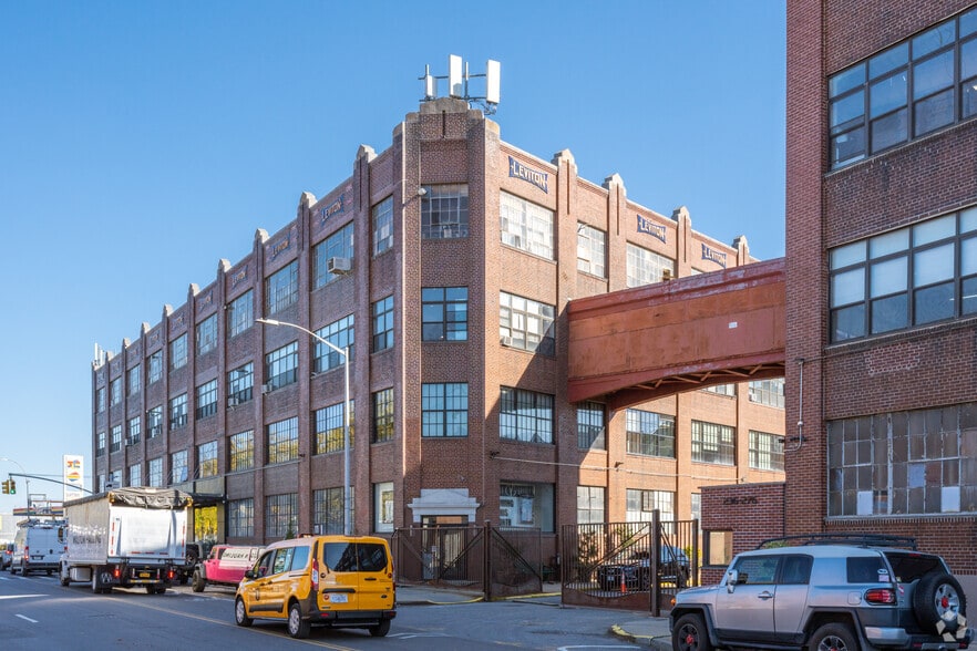 More Photos Of 218 Newell St, Brooklyn Manufacturing For Lease