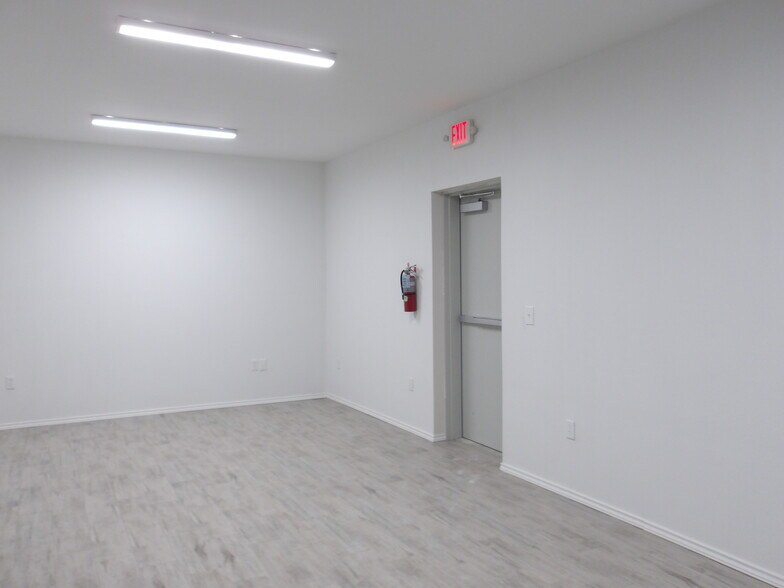 More Photos Of 1750 Reveille Rd, Harlingen Distribution For Lease