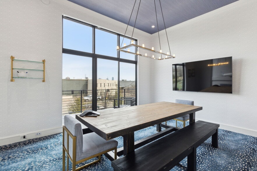 More Photos Of 4763 Algiers St, Dallas Loft Creative Space For Sale