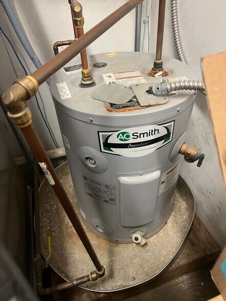 More Photos Of 2919 S Duff Ave, Ames Auto Repair For Lease