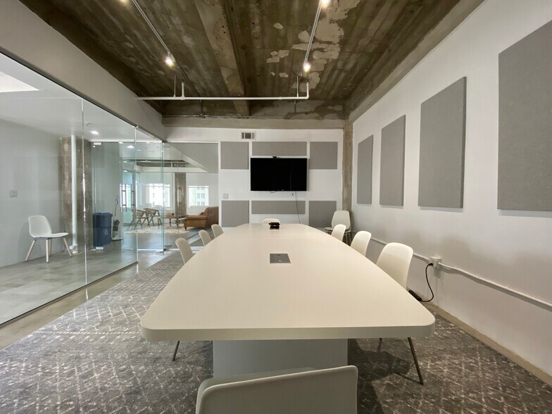 More Photos Of 742-748 S Hill St, Los Angeles Loft Creative Space For Lease