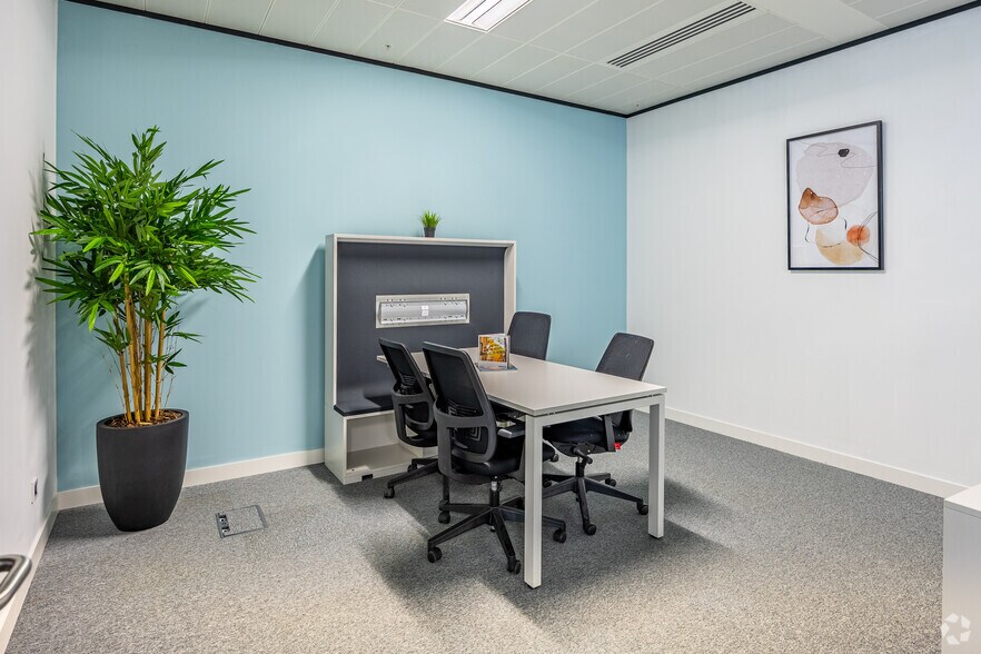 More Photos Of 1 West Regent St, Glasgow Coworking Space