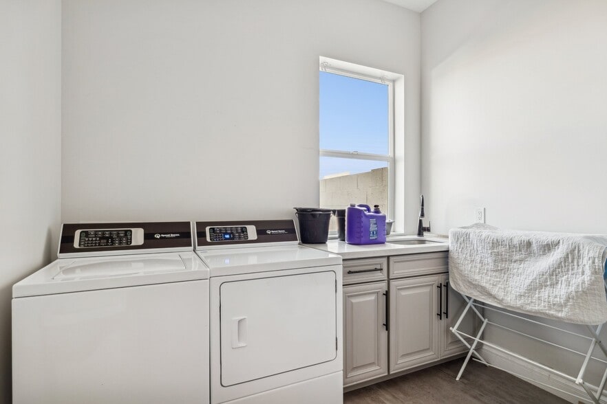 More Photos Of 24832 N 91st Ave, Peoria Healthcare For Sale