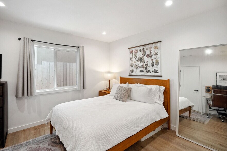 More Photos Of 4852 S Centinela Ave, Los Angeles Multifamily For Sale