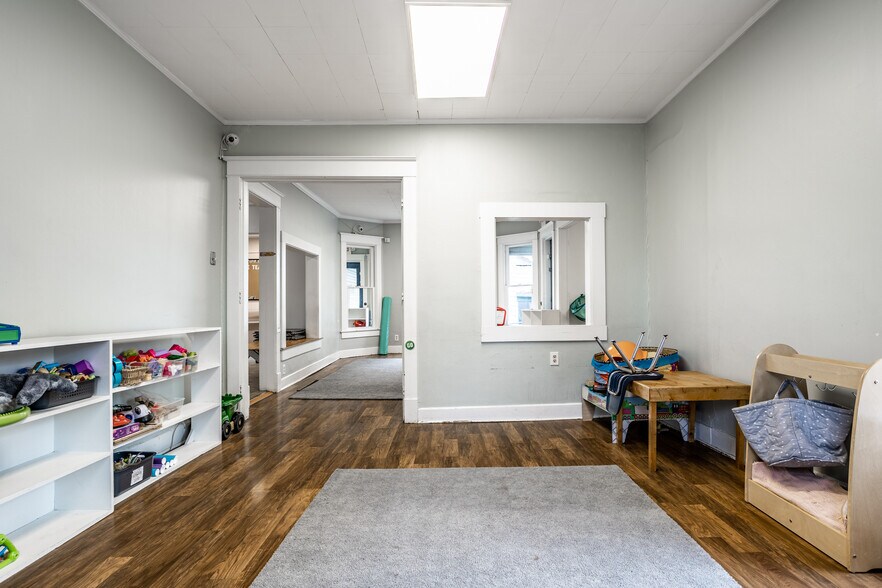 More Photos Of 7507 Michigan Rd, Indianapolis Daycare Center For Sale