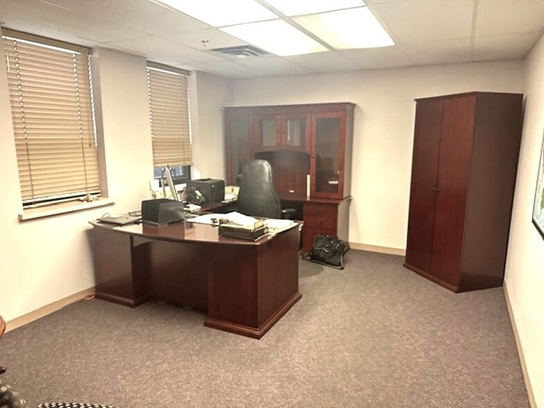 More Photos Of 290 Industrial Dr, Wauconda Warehouse For Sale