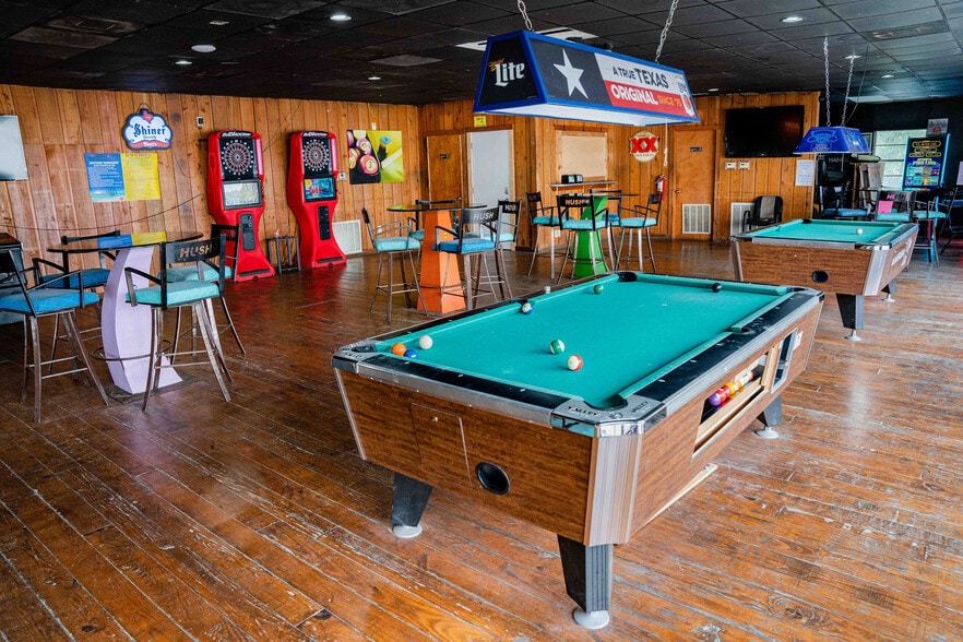 More Photos Of 371 Navaho Trl, Onalaska Hotel For Sale