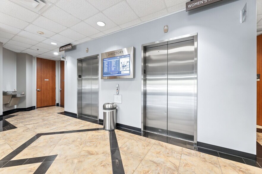 More Photos Of 1429 Tx-6, Sugar Land Medical For Lease