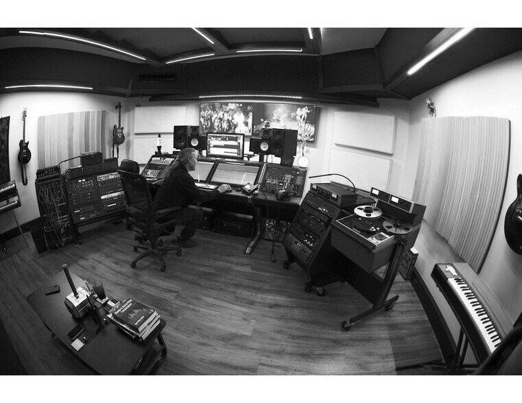 More Photos Of 55 Indian Peaks Dr, Nederland Theater Concert Hall For Sale