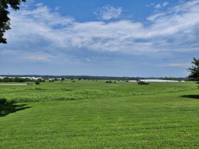 More Photos Of 905 Airport Parkway, Tahlequah Land For Sale