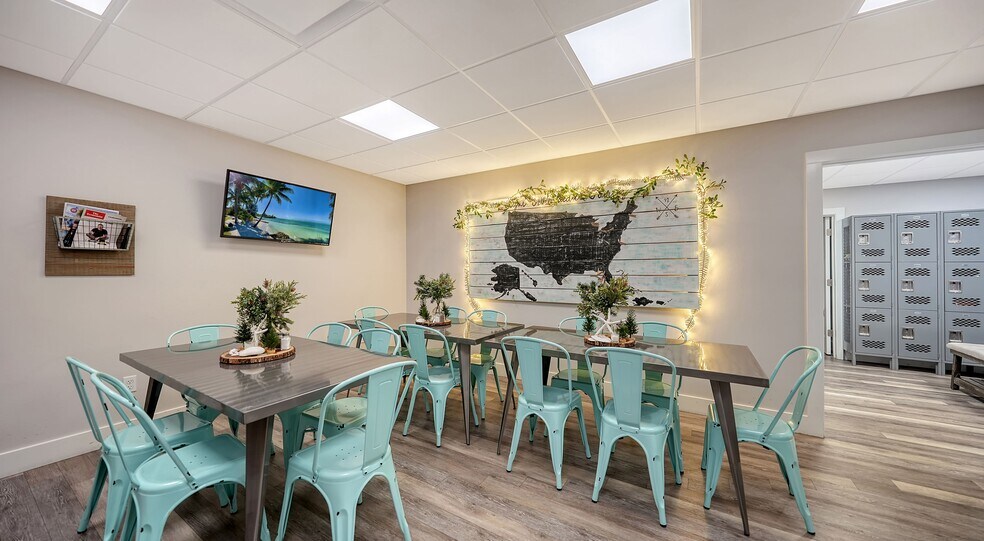 More Photos Of 1630 S Tuttle Ave, Sarasota Medical For Sale