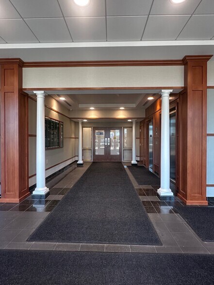 More Photos Of 599 Farmington Ave, Farmington Medical For Lease