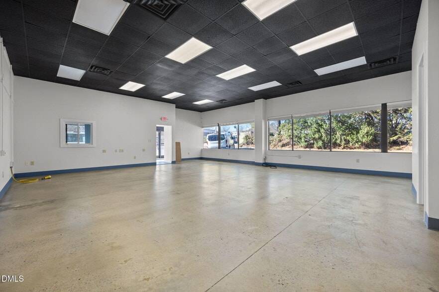 More Photos Of 1665 N Market Dr, Raleigh Light Manufacturing For Lease