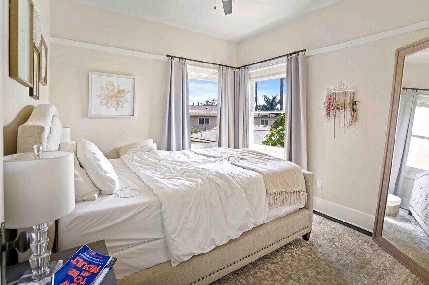 More Photos Of 233-239 Hawthorn St, San Diego Apartments For Sale