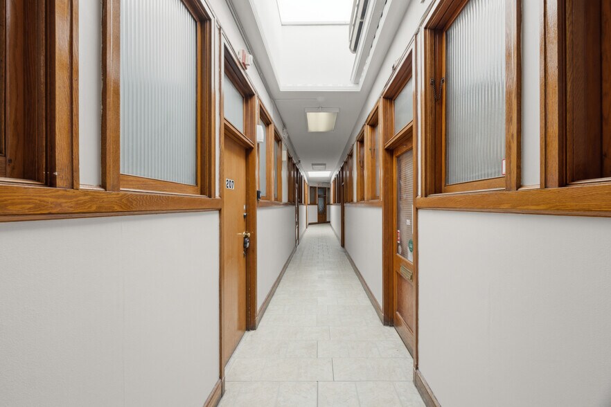More Photos Of 942 Chapel St, New Haven Office For Sale