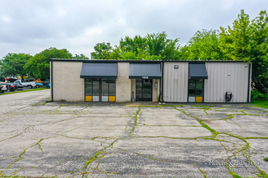 More Photos Of 1608 Firestone Ln, Valparaiso Industrial For Sale