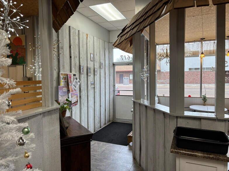 More Photos Of 617 Broadway, Imperial General Retail For Sale