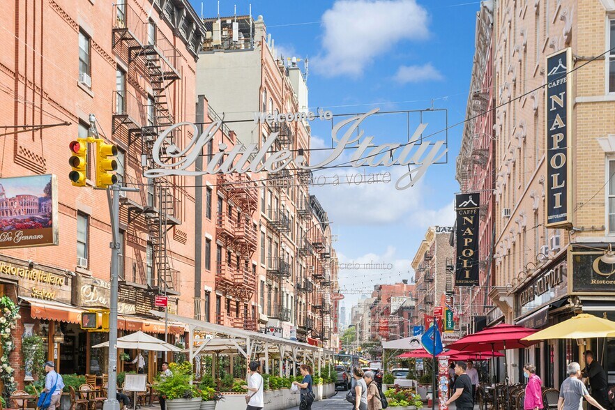 More Photos Of 174 Grand St, New York Apartments For Sale