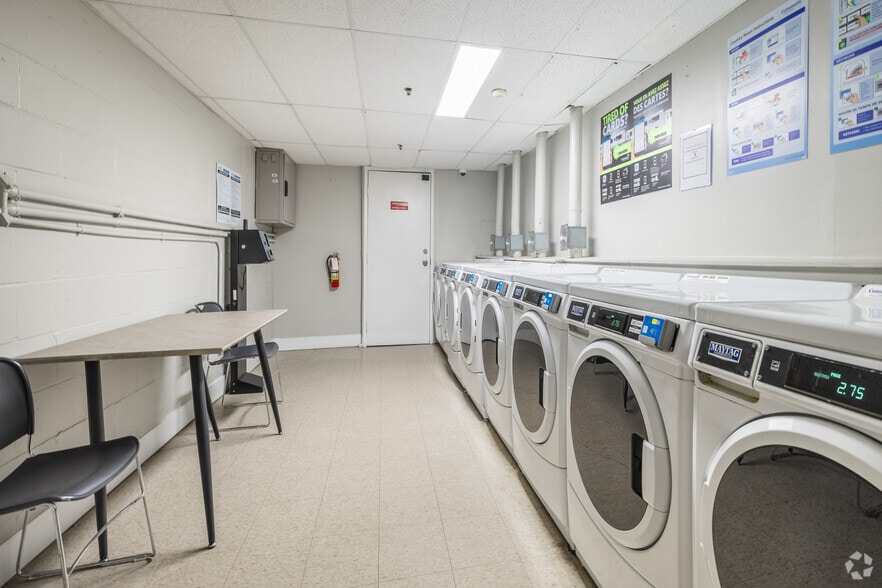 More Photos Of 1161-1171 Wellington St, Ottawa Apartments For Lease