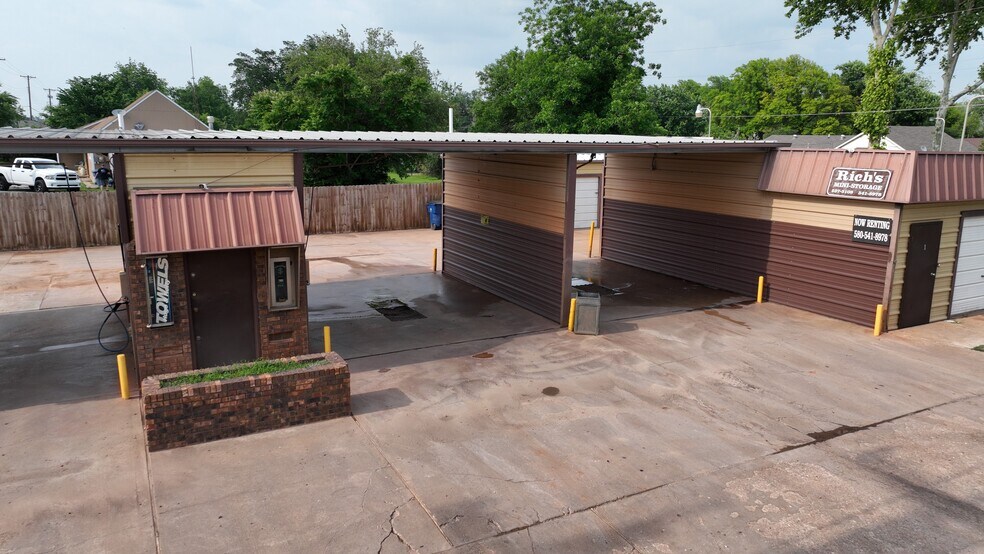 More Photos Of 4301 4th, Enid Self Storage For Sale