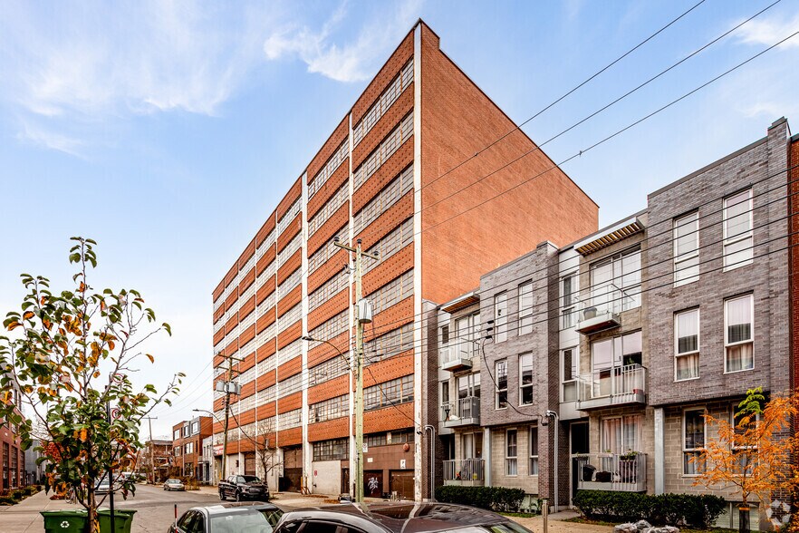 More Photos Of 7070 Rue Saint-Urbain, Montréal Office For Lease