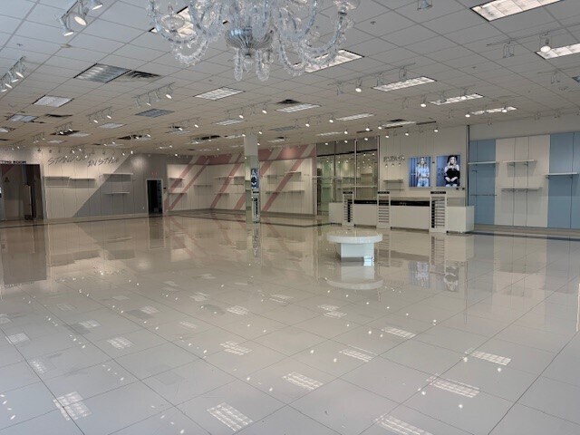 More Photos Of 500 N IH 69, Robstown Warehouse For Lease