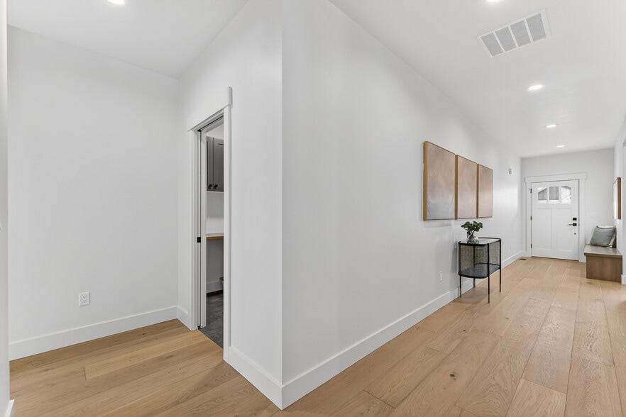 More Photos Of 101, 103, 105 Bighorn Court, Mccall Specialty For Sale