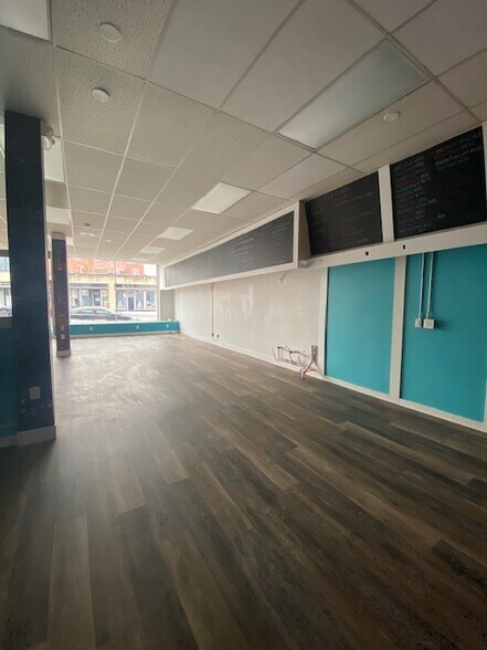 More Photos Of 23 Franklin St, Torrington Restaurant For Lease