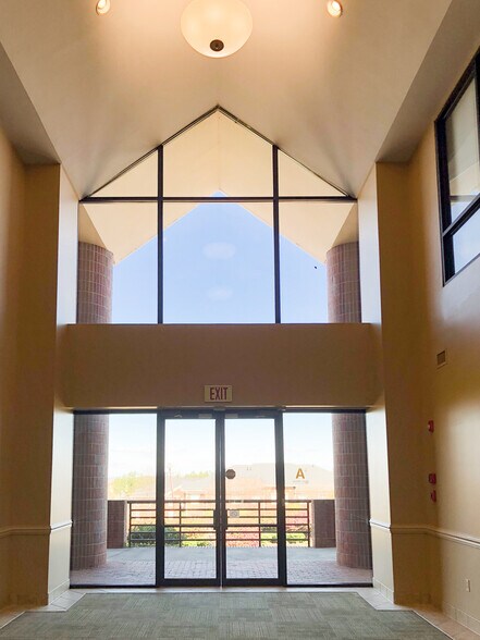 More Photos Of 330 Pelham Rd, Greenville Medical For Lease