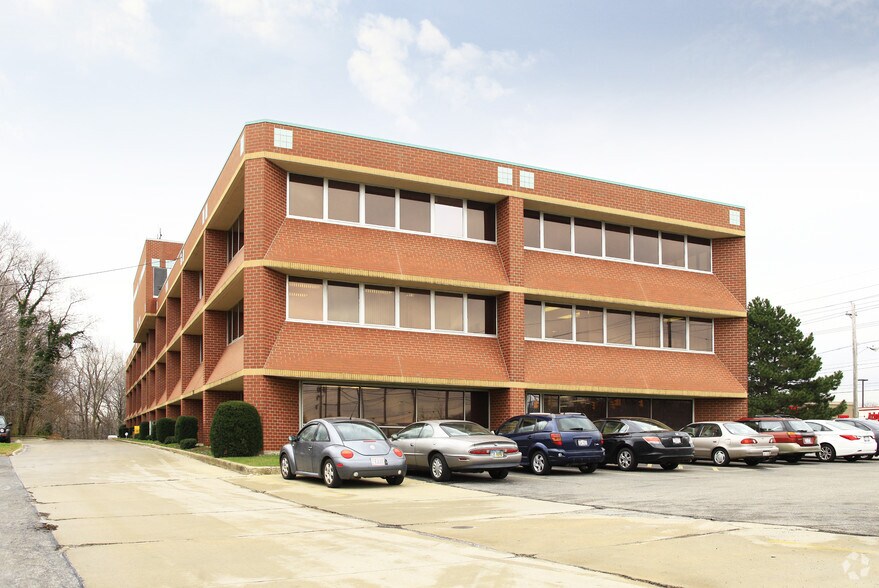 Primary Photo Of 1440 Rockside Rd, Parma Medical For Lease