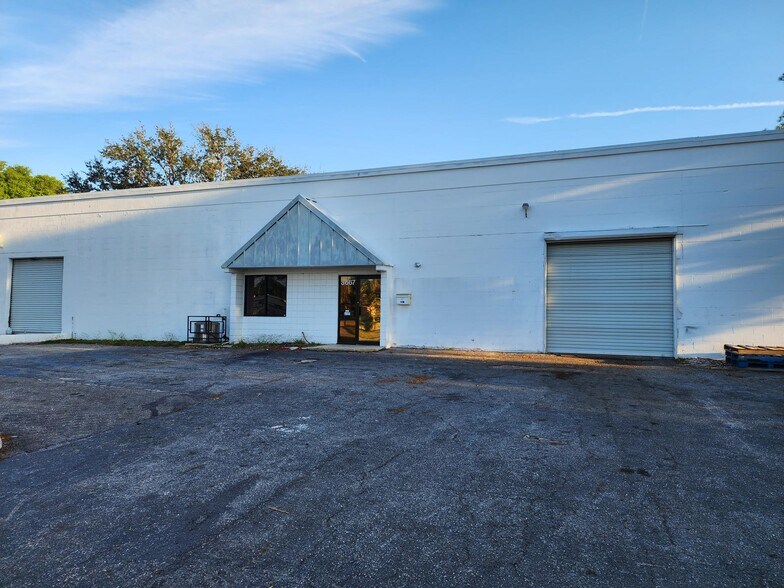 More Photos Of 3667-3691 46th Ave N, Saint Petersburg Manufacturing For Lease