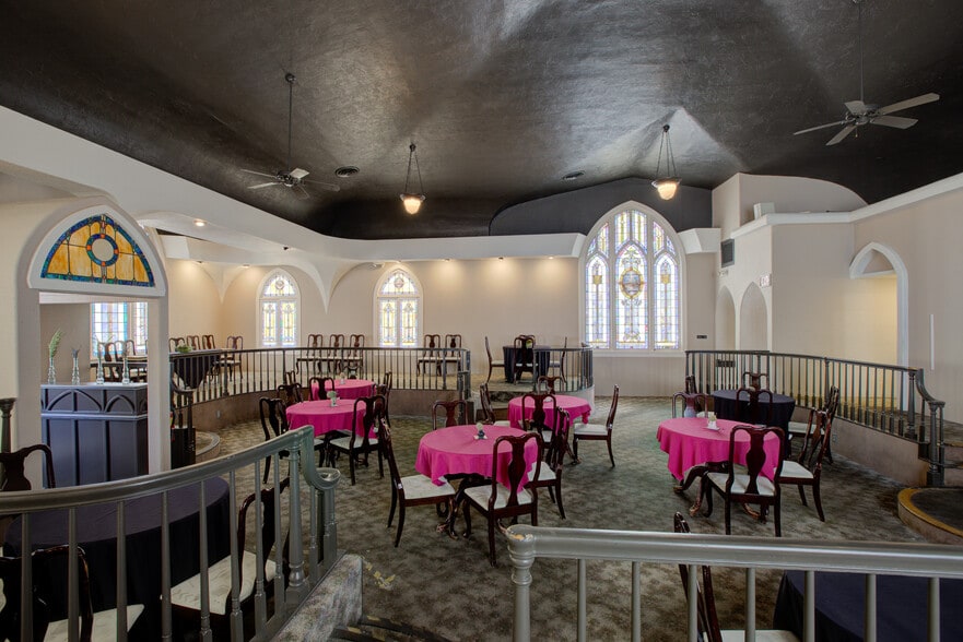 More Photos Of 809 Main Roseburg, Roseburg Lodge Meeting Hall For Sale