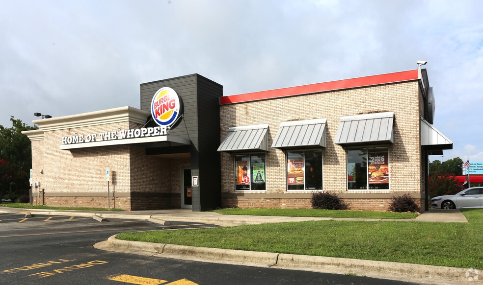 More Photos Of 4203-4205 W Wendover Ave, Greensboro Unknown For Lease