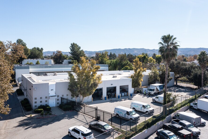 More Photos Of 520 E Easy St, Simi Valley Warehouse For Lease