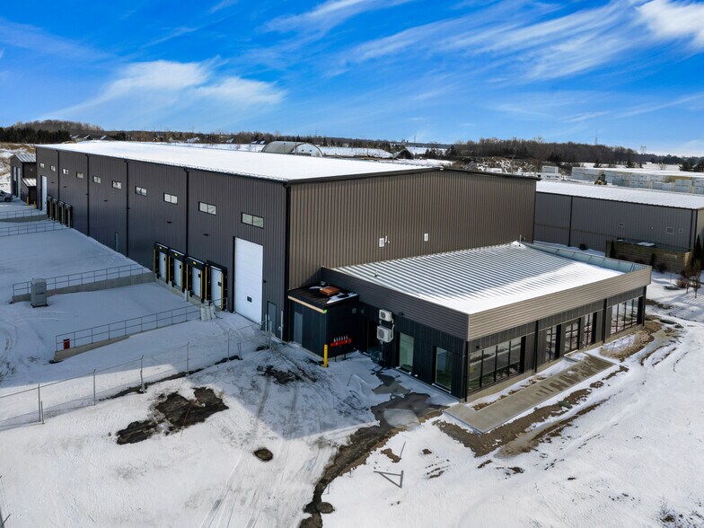 More Photos Of 390 Hudson Dr, Dorchester Warehouse For Lease