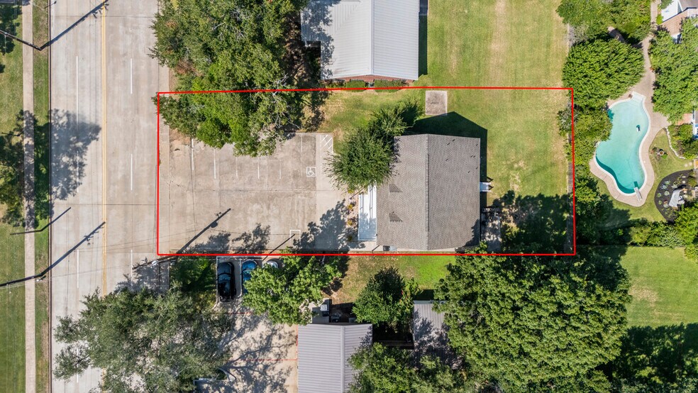 More Photos Of 1324 Avenue D, Katy Medical For Sale