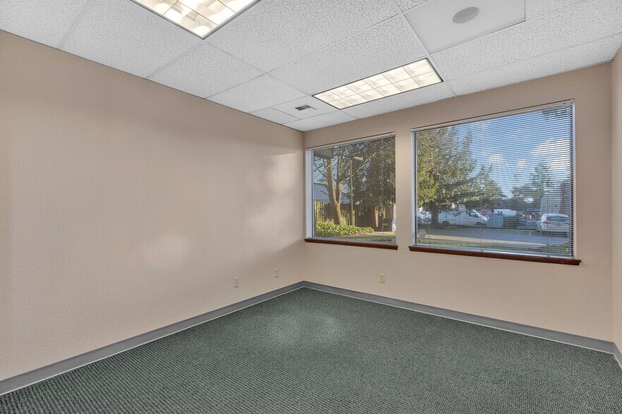 More Photos Of 34004 16th Ave S, Federal Way Office For Lease