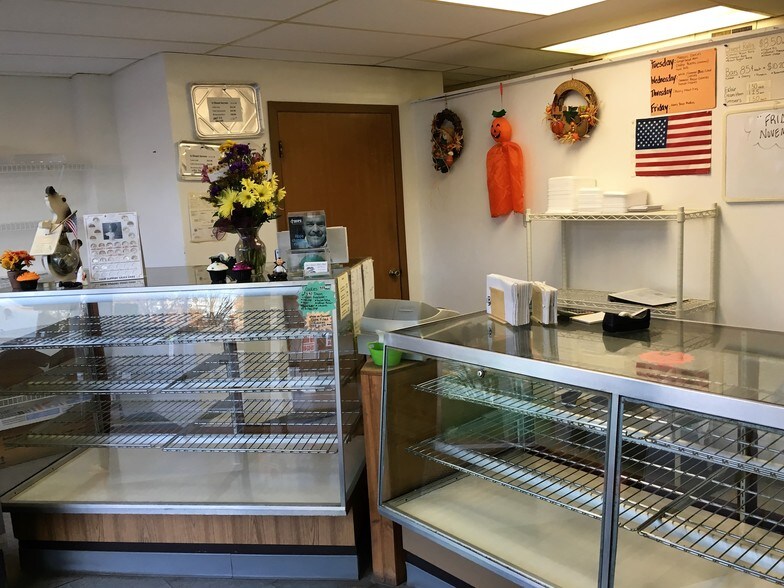 More Photos Of 1319 Birch St, Eau Claire Freestanding For Sale